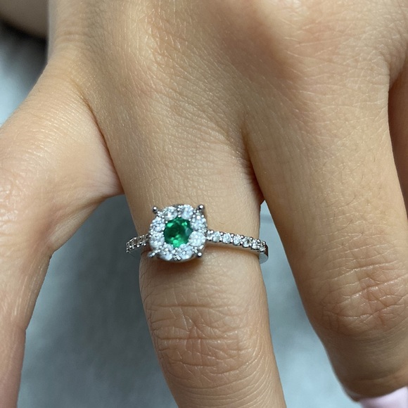 BN Real Colombian Emeral and Diamond Ring - Picture 7 of 14